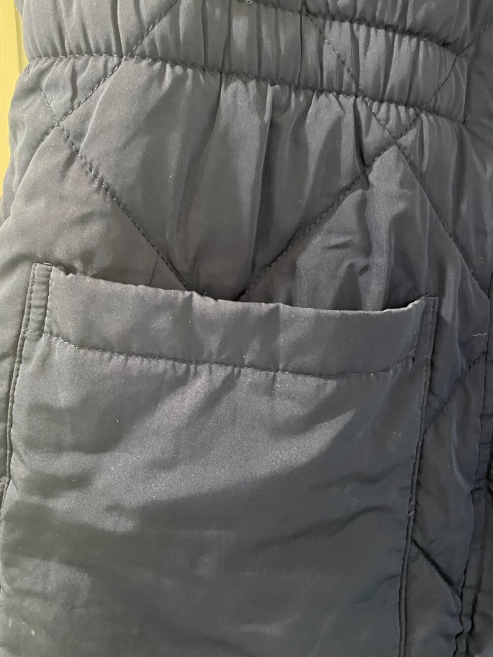 DOKOTOO Women's Quilted Long Navy Vest. XL - Picture 3 of 7